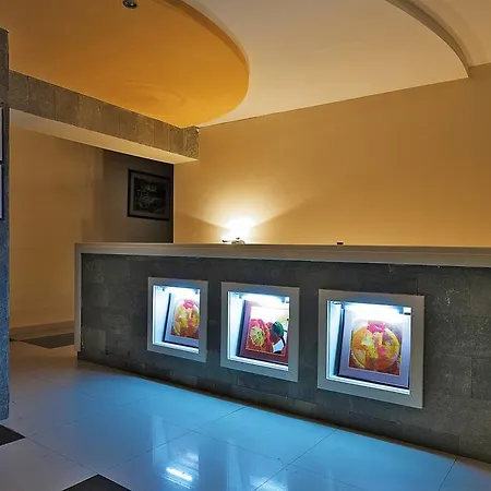 Grand Montana 2* 班斯科